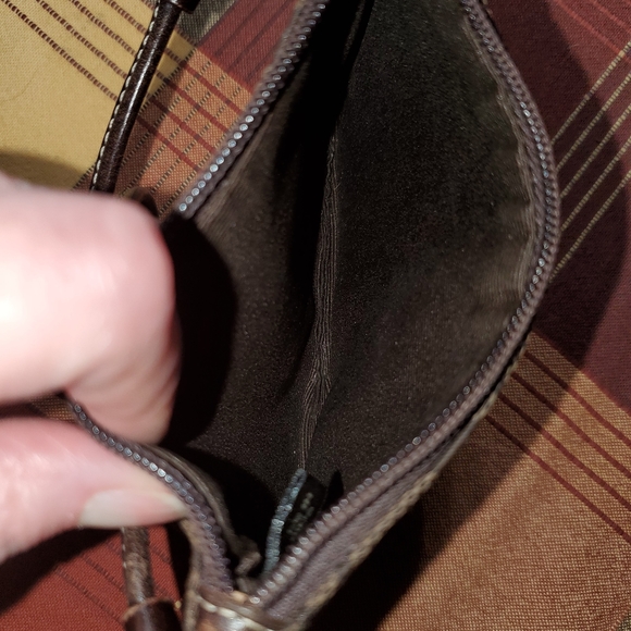 Coach wristlet - Picture 4 of 4